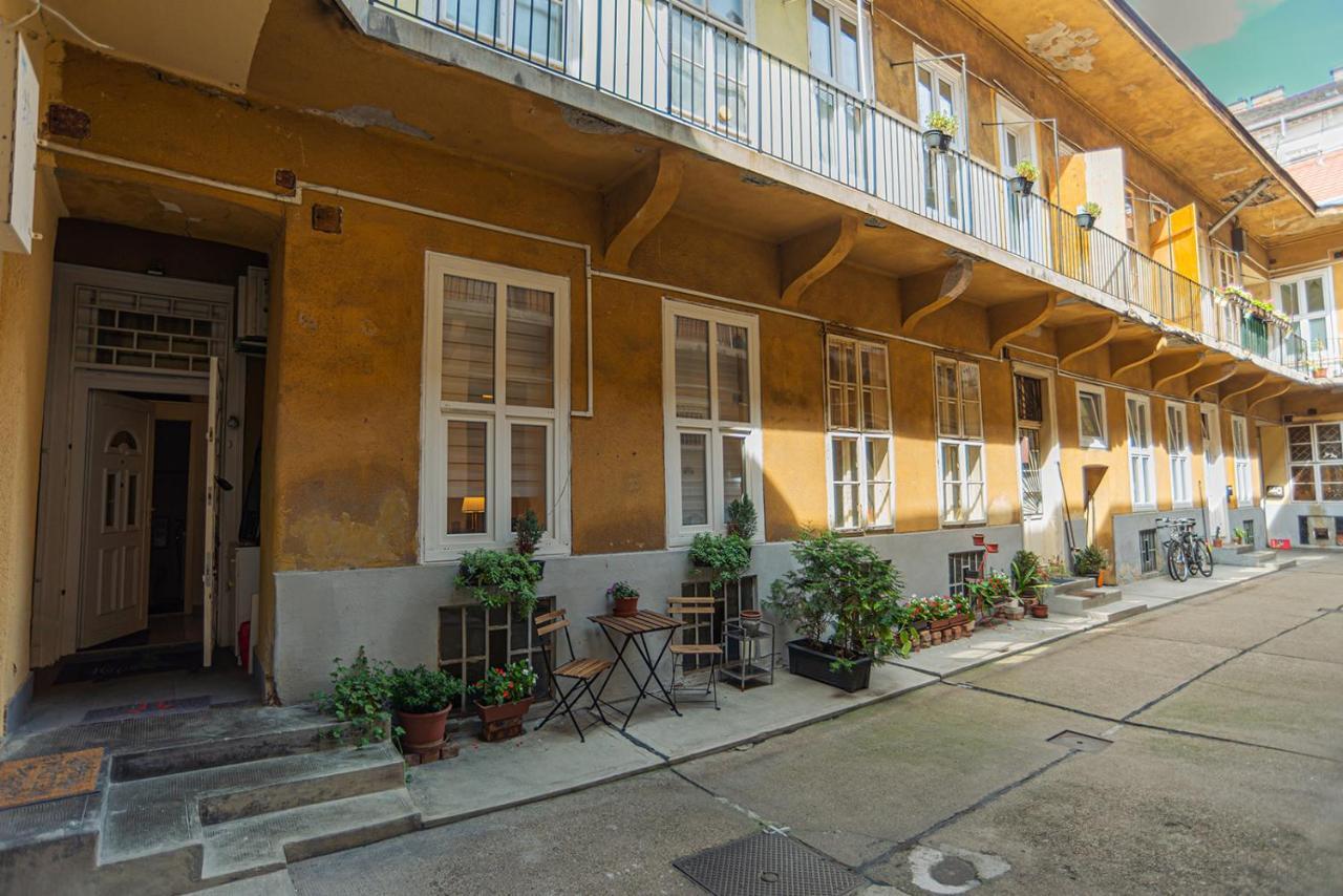 Magica - Cosy Apartment In The Heart Of Будапеща Екстериор снимка
